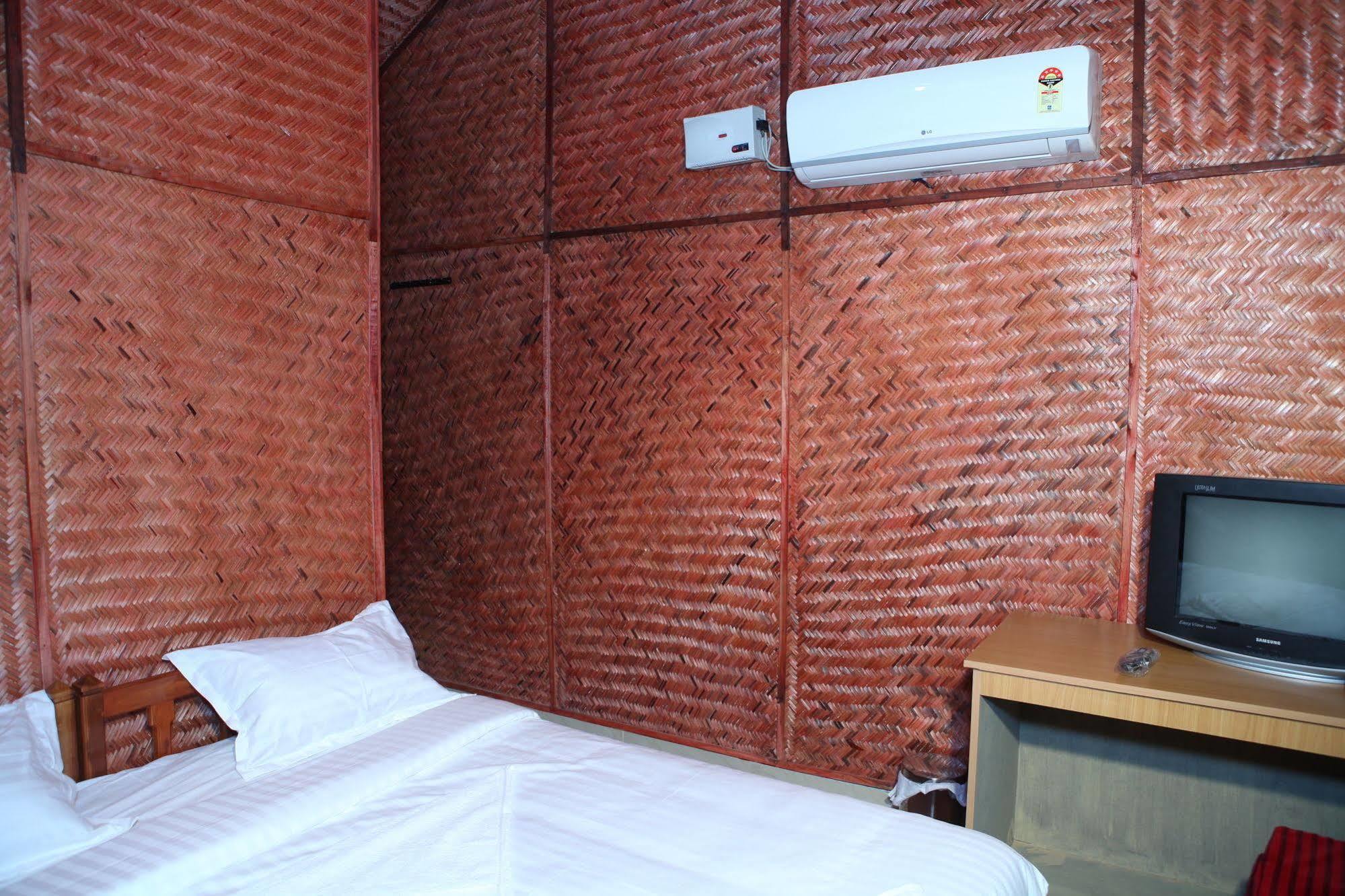 Savithri Inn Bamboo Cottages & Resorts Varkala Exterior foto