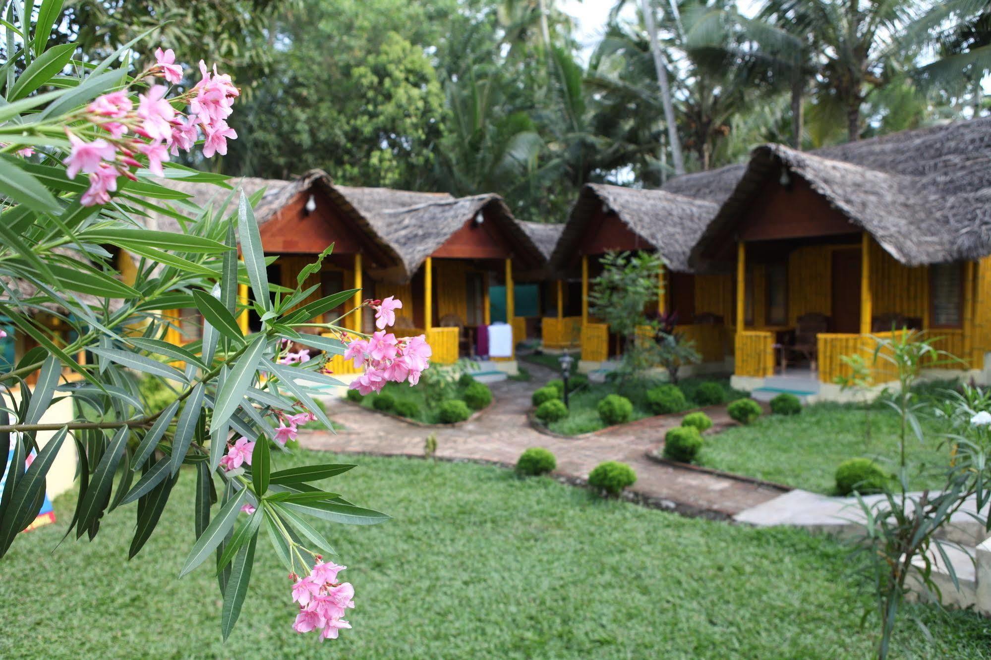 Savithri Inn Bamboo Cottages & Resorts Varkala Exterior foto
